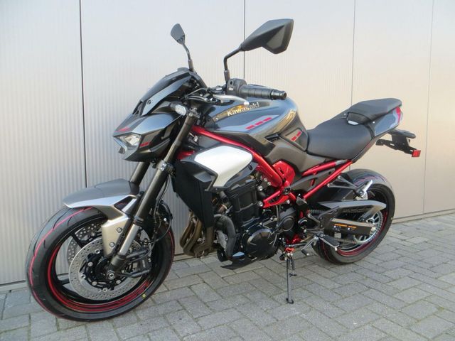 kawasaki - z900