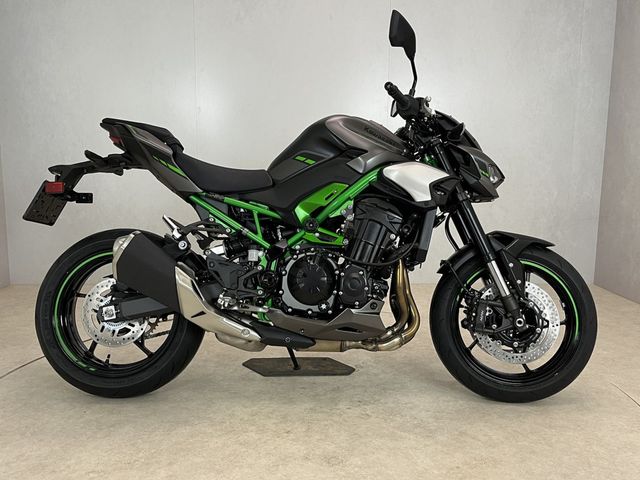 kawasaki - z900