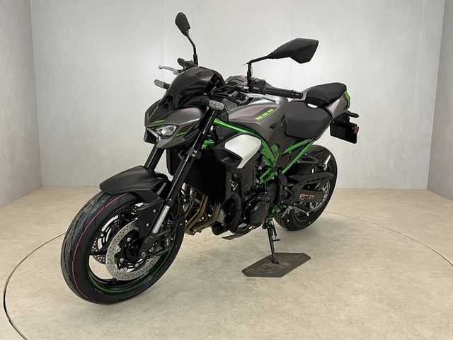 kawasaki - z900