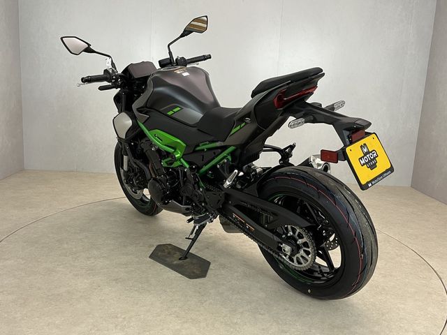 kawasaki - z900