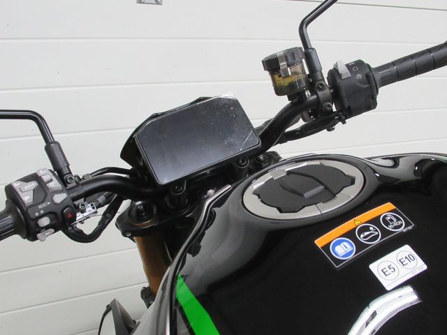 kawasaki - z900