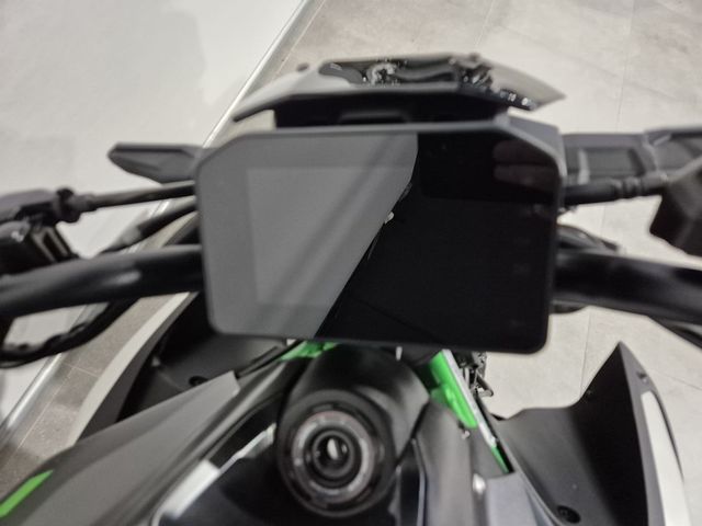 kawasaki - z900