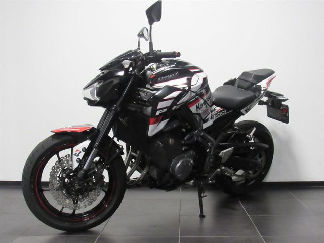 kawasaki - z900