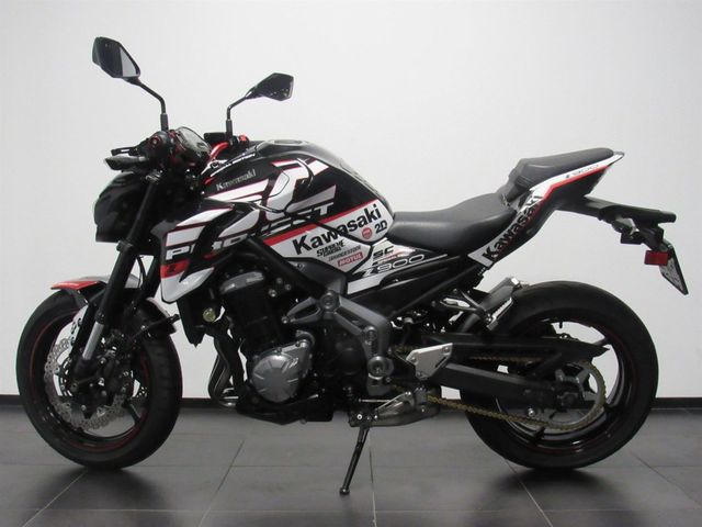 kawasaki - z900