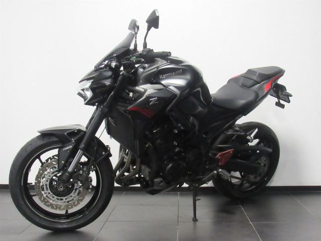 kawasaki - z900