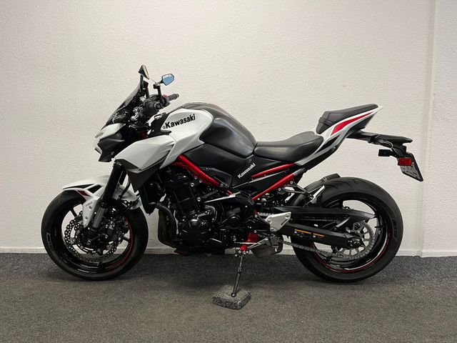 kawasaki - z900