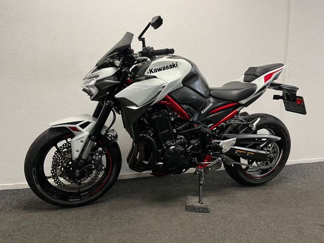 kawasaki - z900