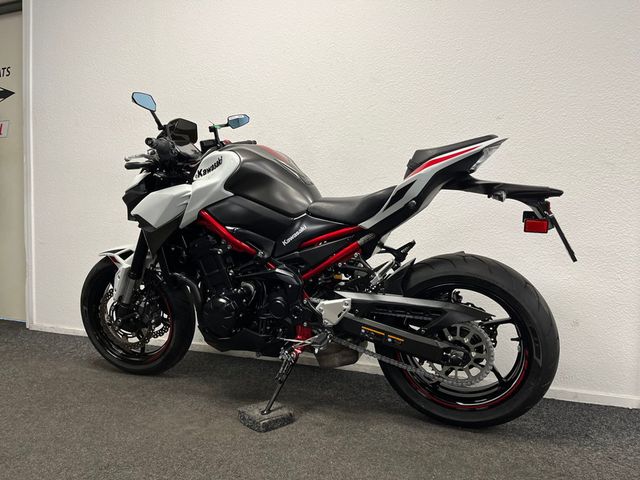 kawasaki - z900
