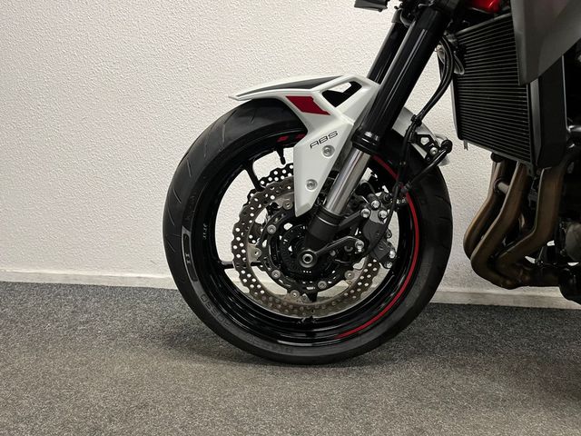 kawasaki - z900