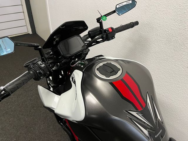 kawasaki - z900