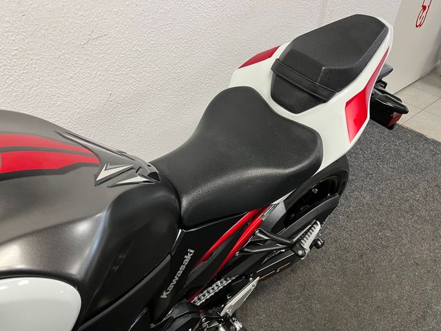 kawasaki - z900