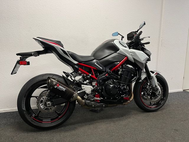kawasaki - z900