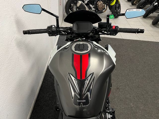 kawasaki - z900