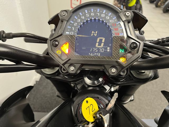 kawasaki - z900