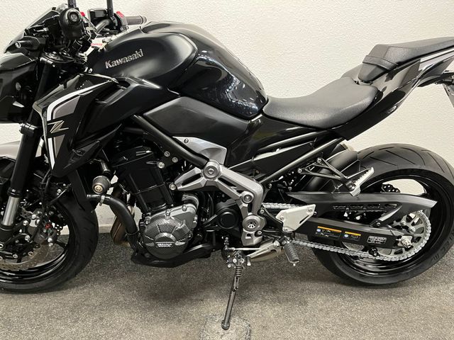kawasaki - z900