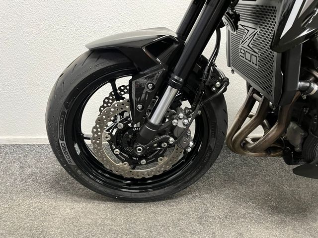 kawasaki - z900