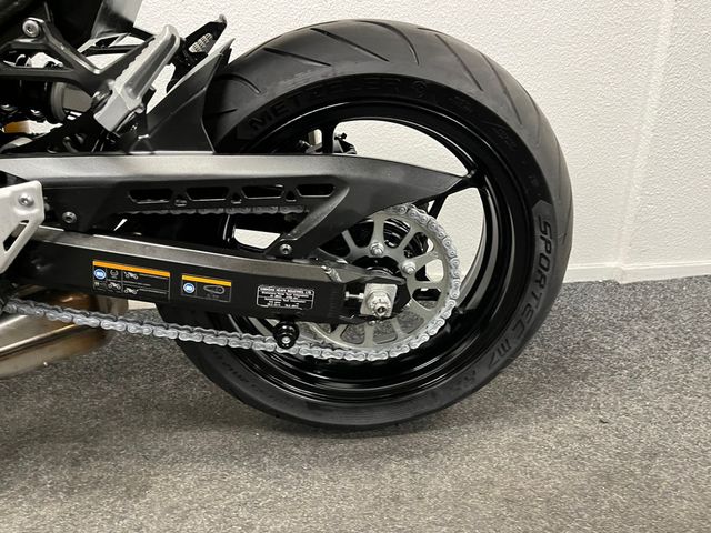 kawasaki - z900