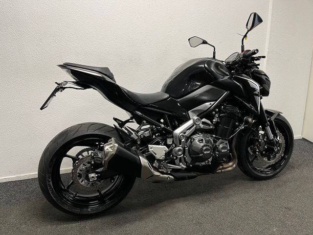 kawasaki - z900