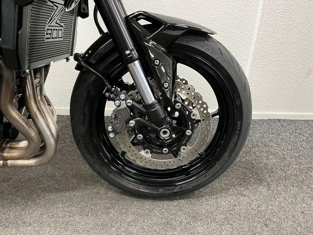 kawasaki - z900