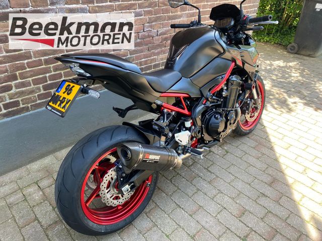 kawasaki - z900