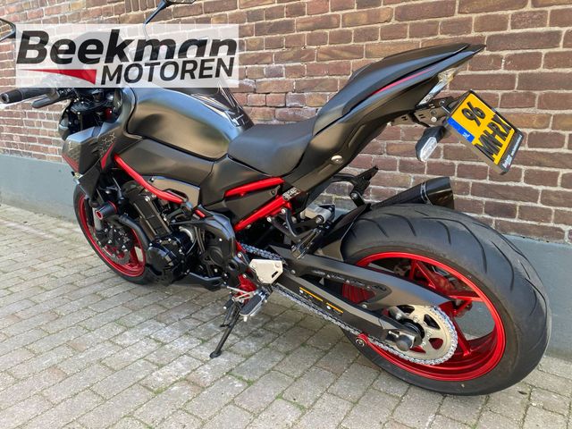 kawasaki - z900
