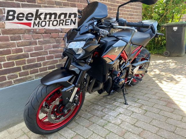 kawasaki - z900