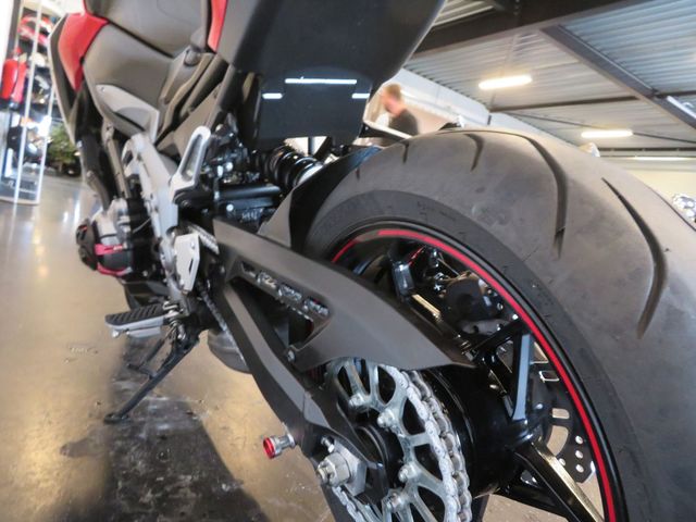 kawasaki - z900