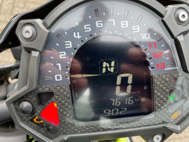 kawasaki - z900