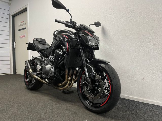 kawasaki - z900