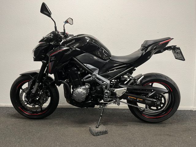 kawasaki - z900