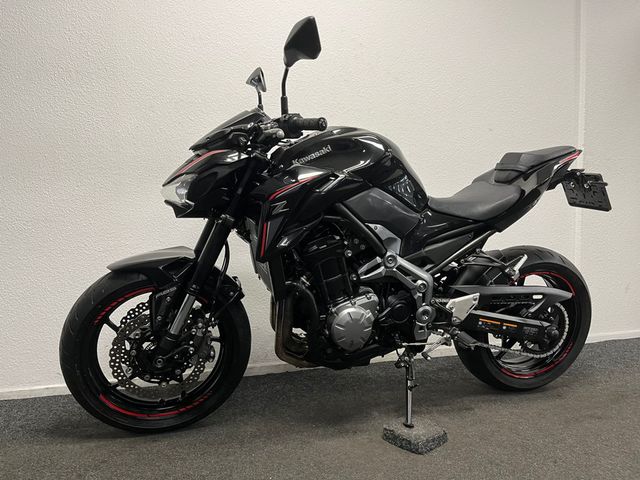 kawasaki - z900