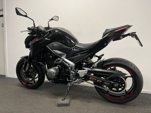 kawasaki - z900
