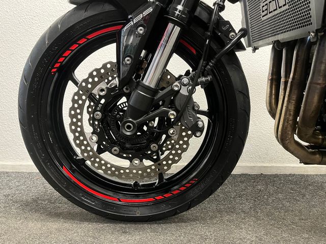 kawasaki - z900