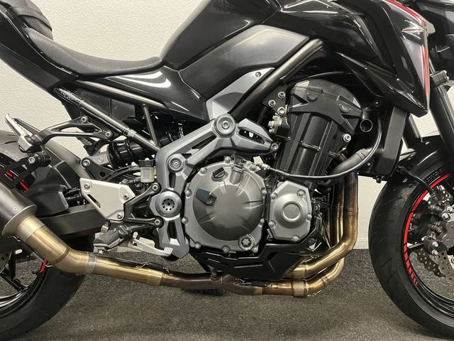 kawasaki - z900
