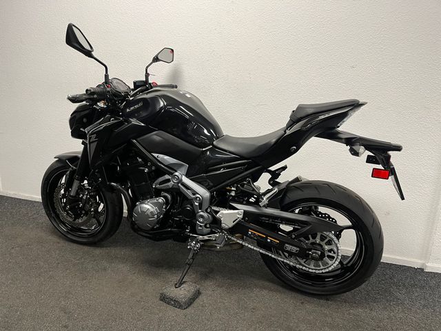 kawasaki - z900