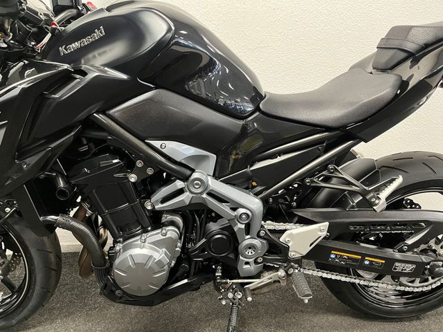kawasaki - z900