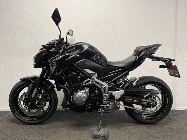 kawasaki - z900