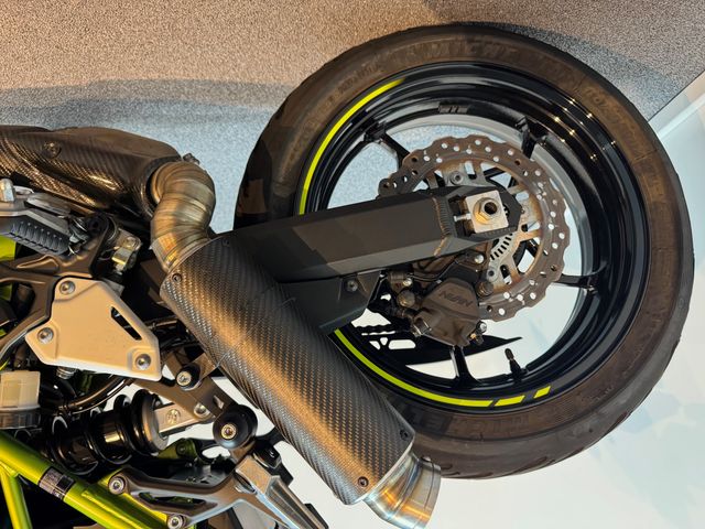 kawasaki - z900