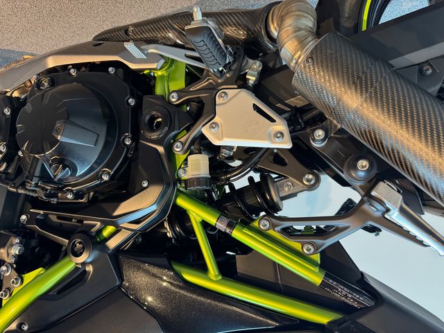 kawasaki - z900