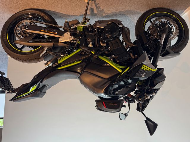kawasaki - z900