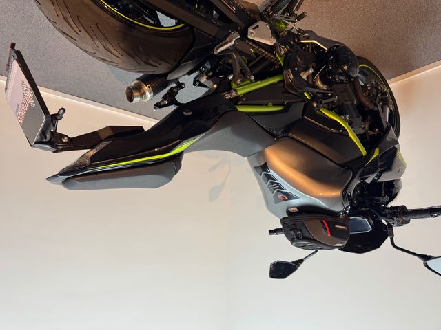 kawasaki - z900