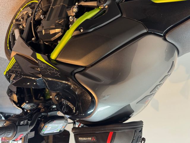 kawasaki - z900