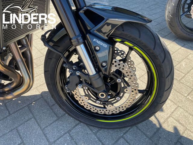 kawasaki - z900
