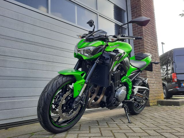 kawasaki - z900