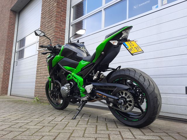 kawasaki - z900
