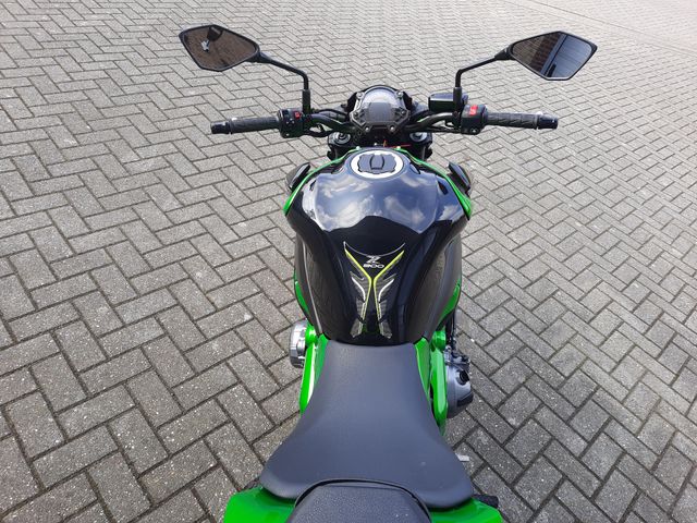 kawasaki - z900
