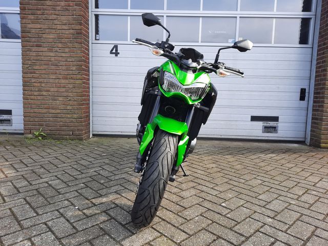 kawasaki - z900