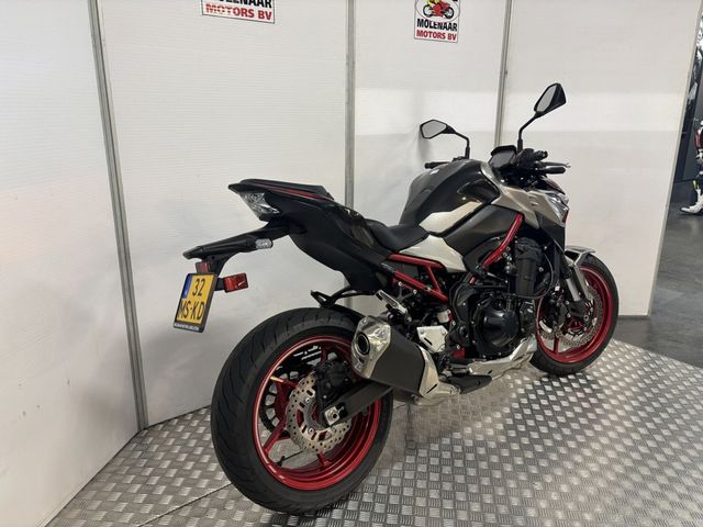 kawasaki - z900