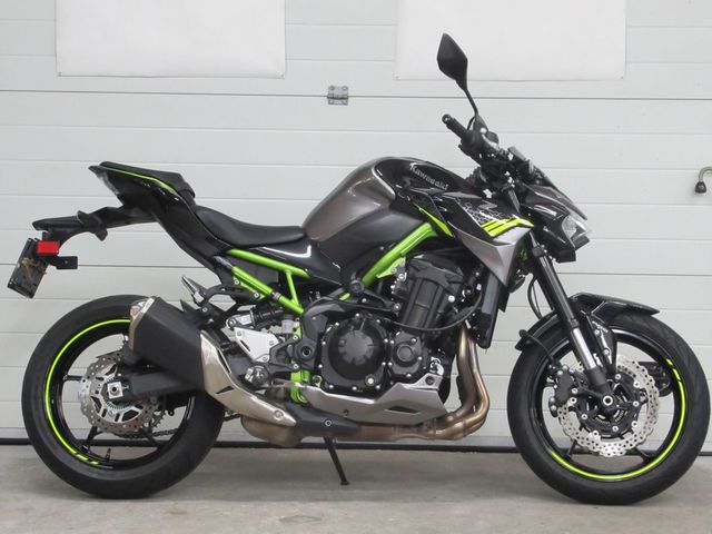 kawasaki - z900