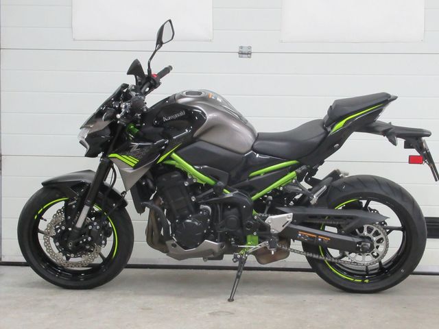 kawasaki - z900